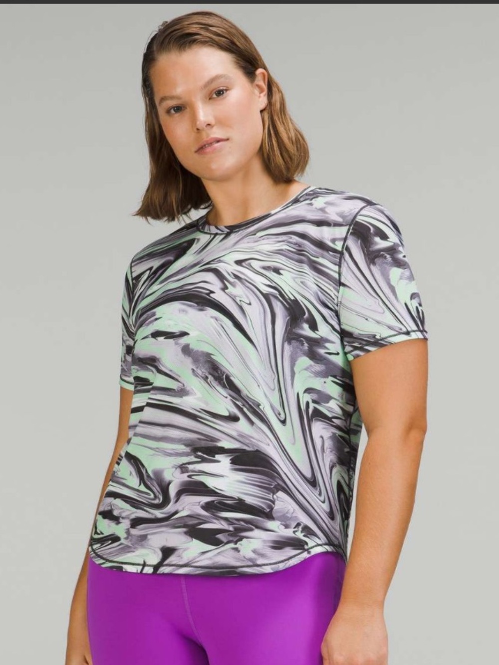 NWT Lululemon High-Neck Running and Training T-Shirt
Paint Glide Warp Multi